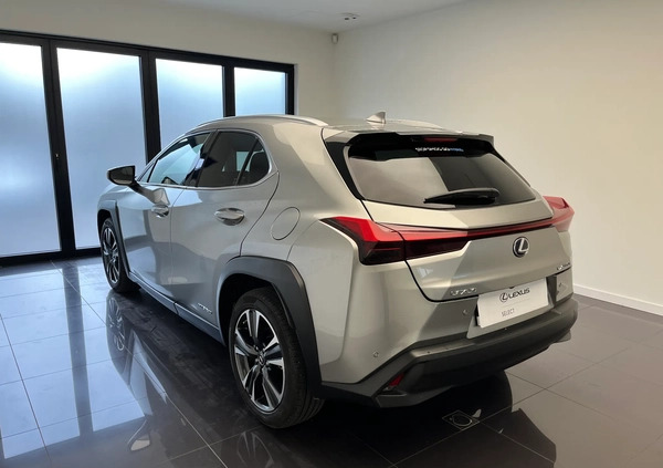 Lexus UX cena 139900 przebieg: 51000, rok produkcji 2021 z Płońsk małe 29